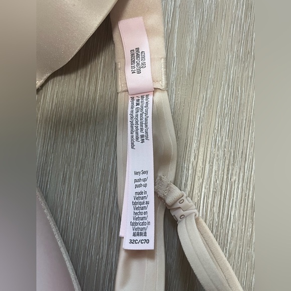 Victoria’s Secret Very Sexy Bombshell Smooth Push-Up Bra - Praline (Nude) - Picture 7 of 7